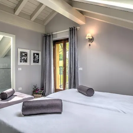 Sleeps 8 Pool Air Con Wifi 벨라지오